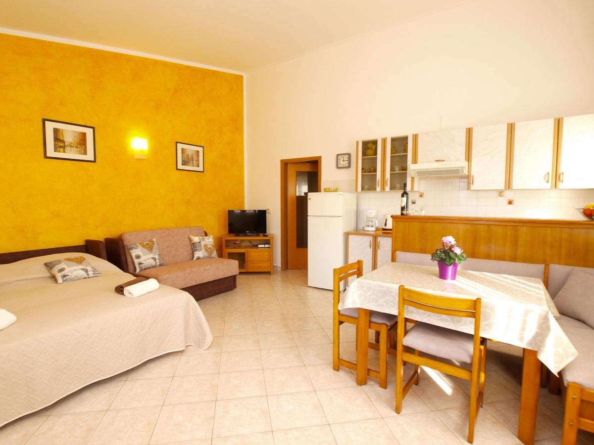 Apartments Iva 1534 プーラ エクステリア 写真